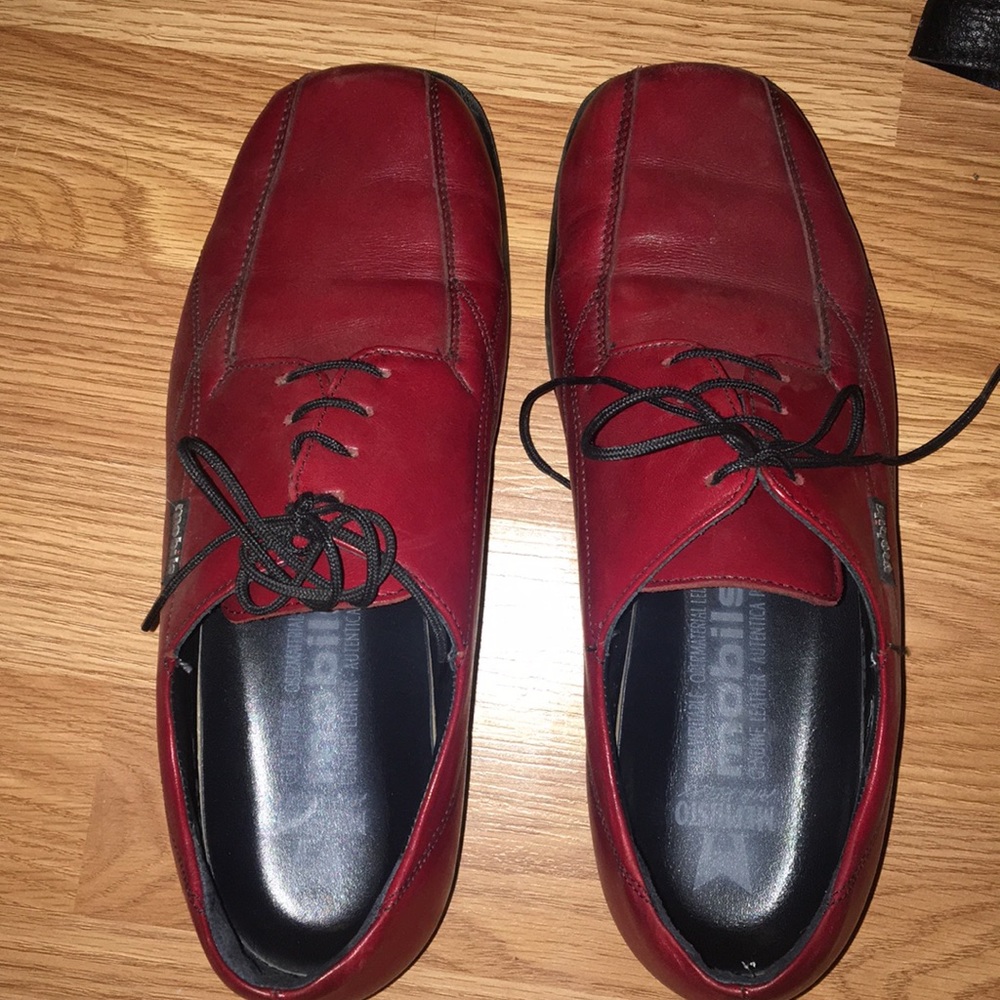 Mobils men’s shoe size 71/2